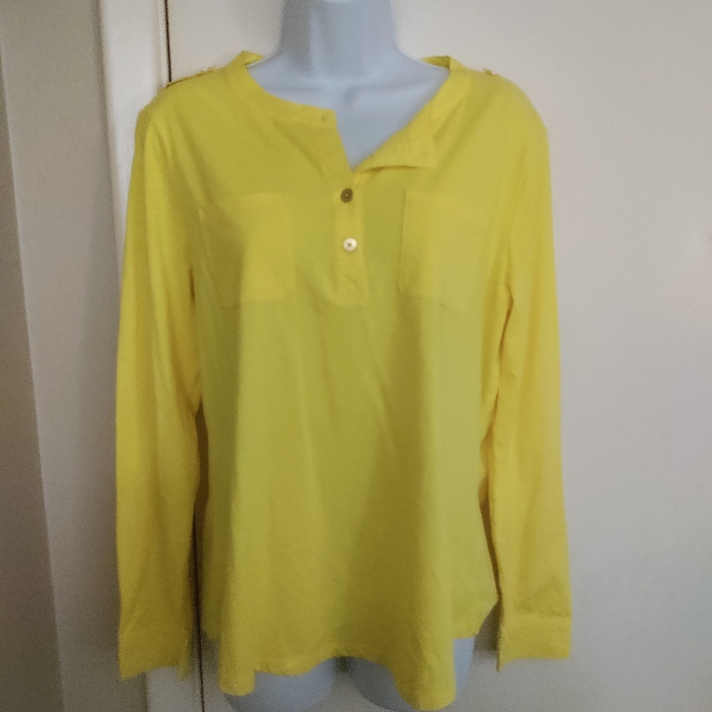 🔥TOMMY HILFIGER Bright yellow long Sleeve Top w/ chest pockets. Size L